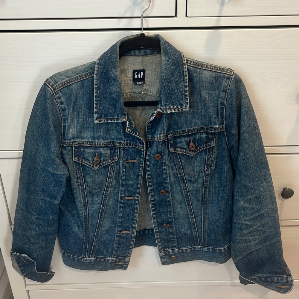 GAP Women's Medium Blue Denim Jacket